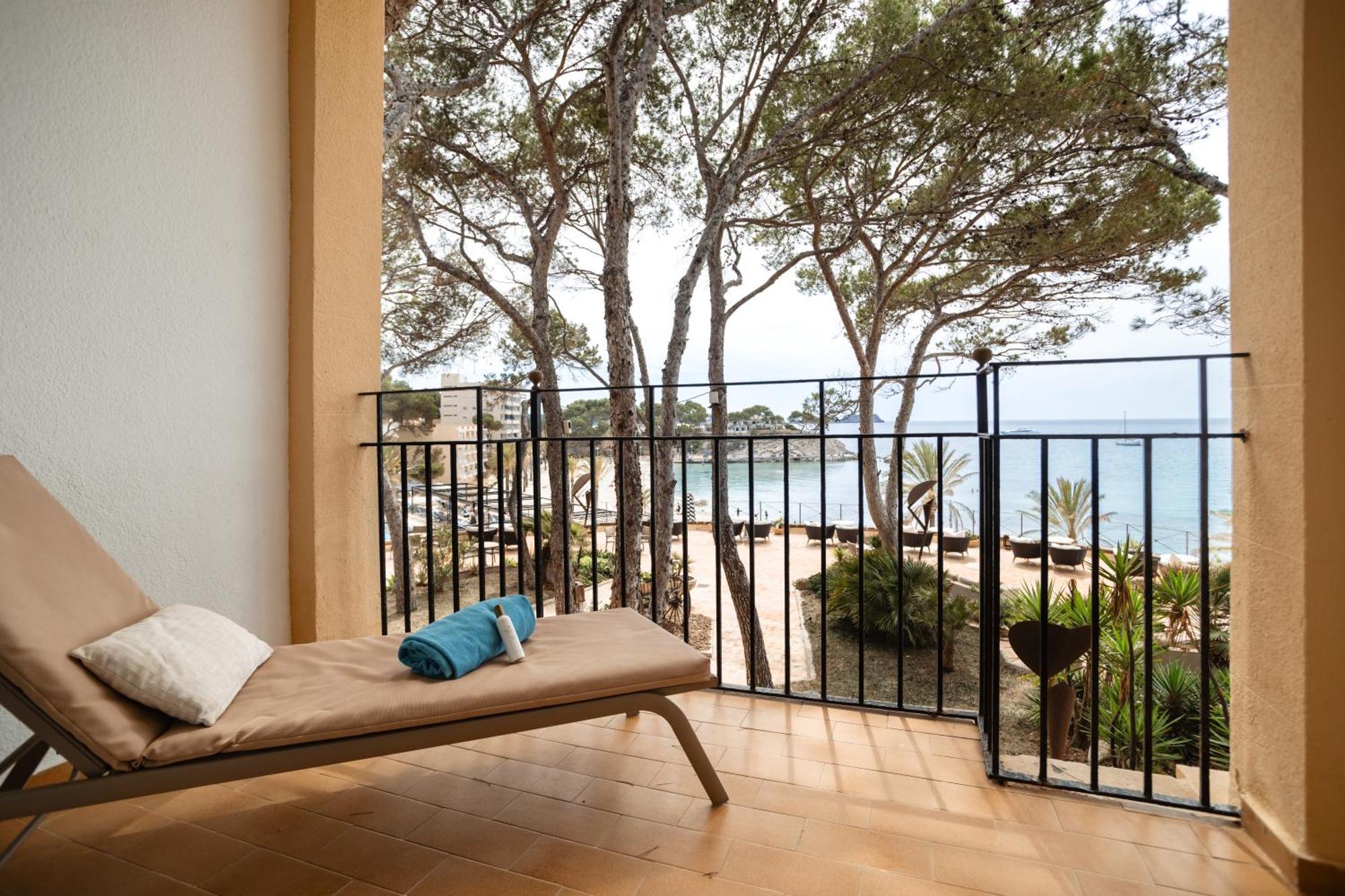 Secrets Mallorca Villamil Resort & Spa - Adults Only Peguera Exterior foto A room at the hotel