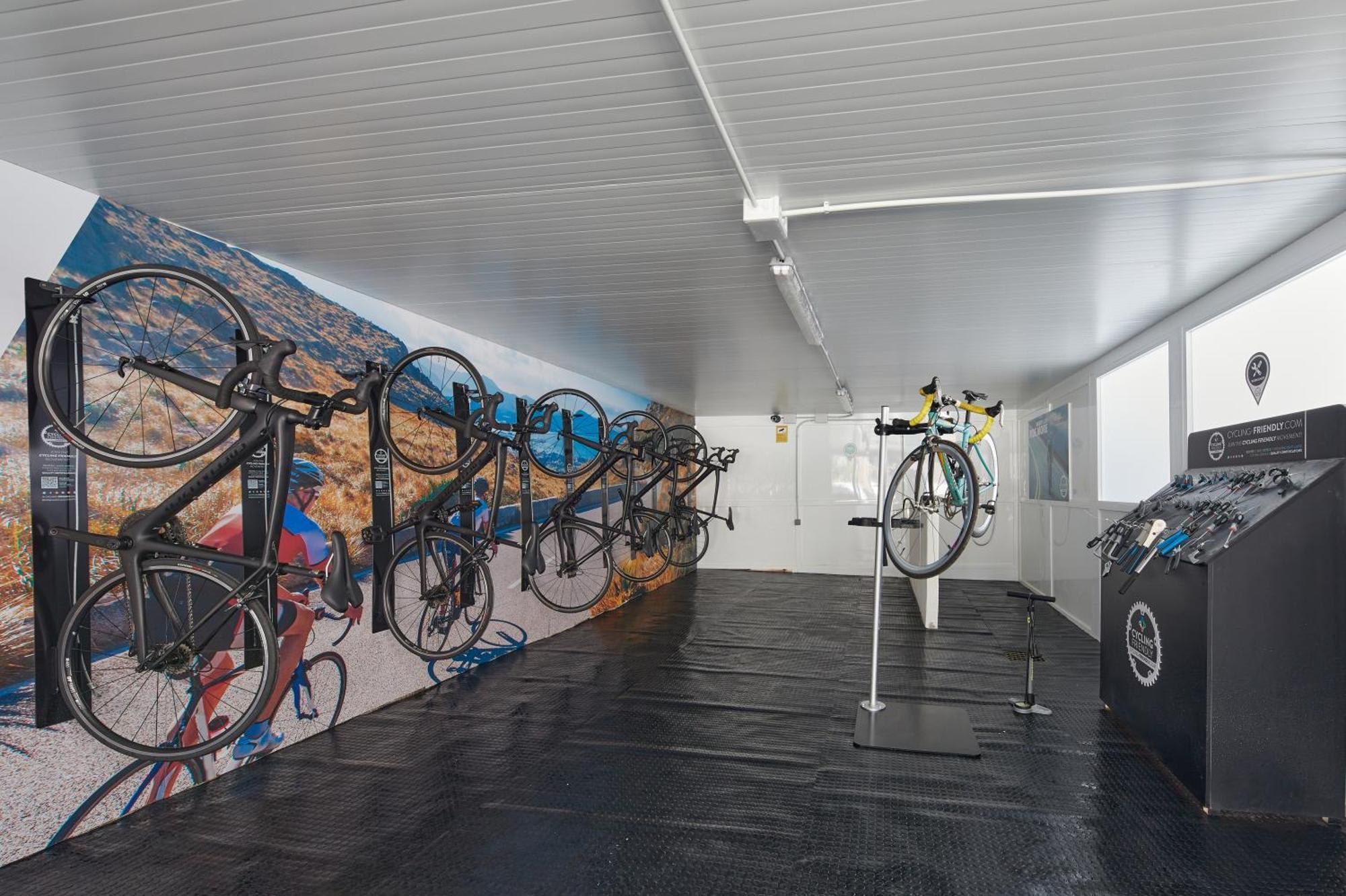 Secrets Mallorca Villamil Resort & Spa - Adults Only Peguera Exterior foto The bike room