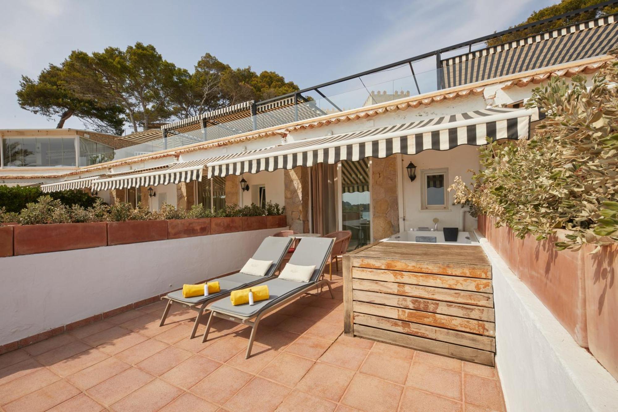 Secrets Mallorca Villamil Resort & Spa - Adults Only Peguera Exterior foto Terrace of a suite
