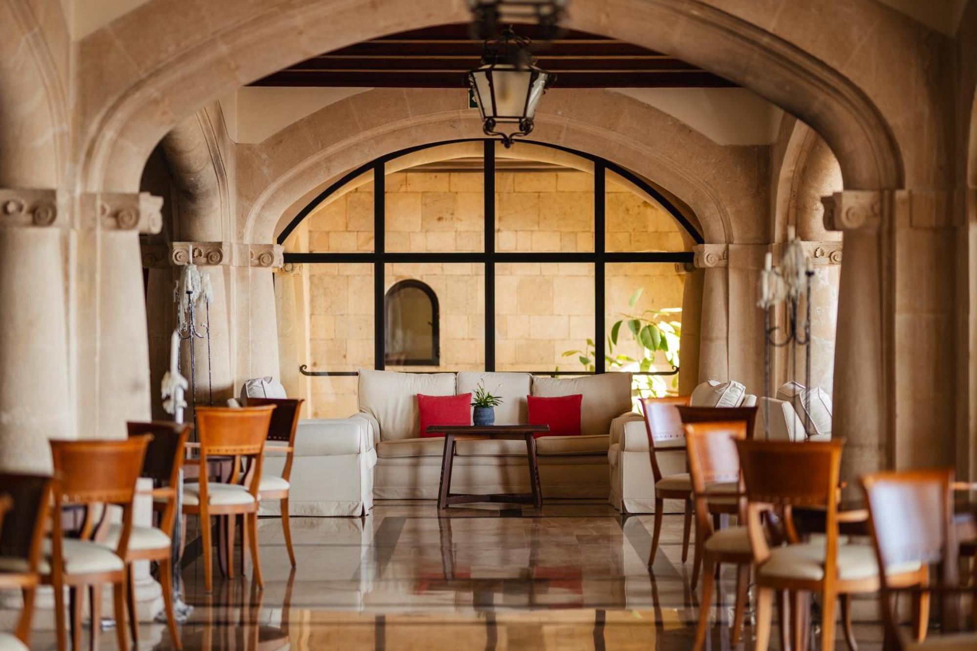 Secrets Mallorca Villamil Resort & Spa - Adults Only Peguera Exterior foto The lobby of the hotel