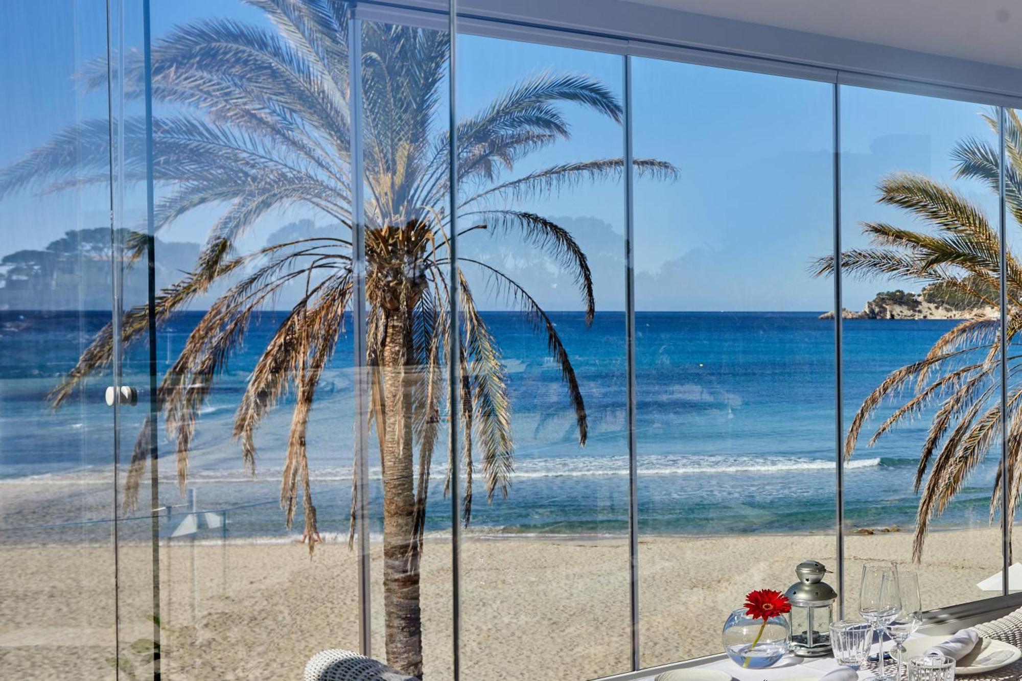 Secrets Mallorca Villamil Resort & Spa - Adults Only Peguera Exterior foto View of the beach from the hotel