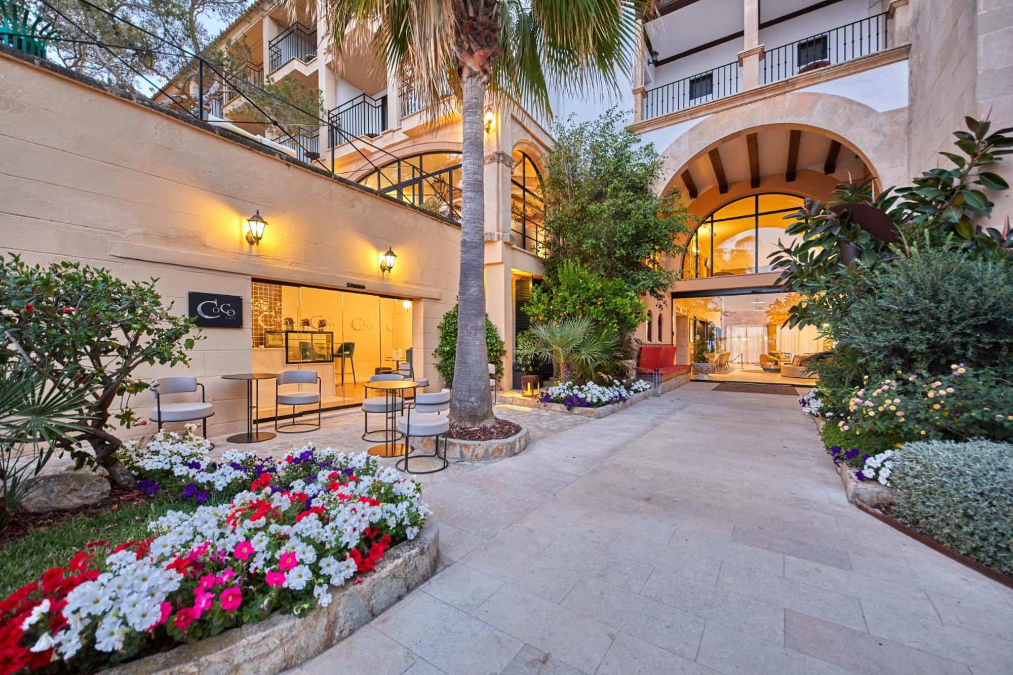 Secrets Mallorca Villamil Resort & Spa - Adults Only Peguera Exterior foto The Village