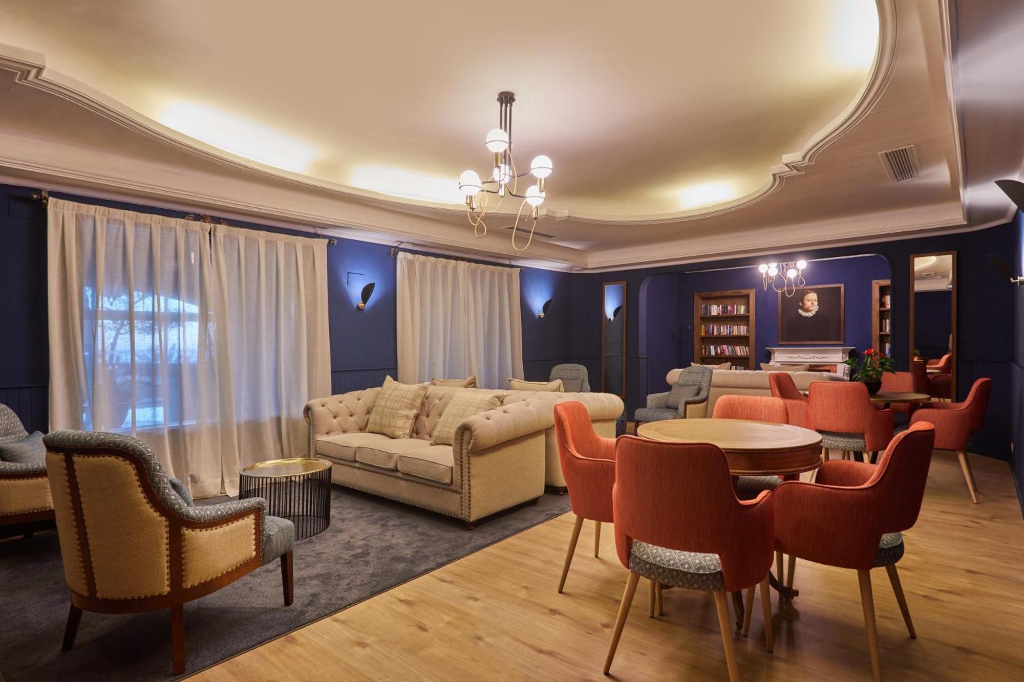 Secrets Mallorca Villamil Resort & Spa - Adults Only Peguera Exterior foto The lounge at the airport