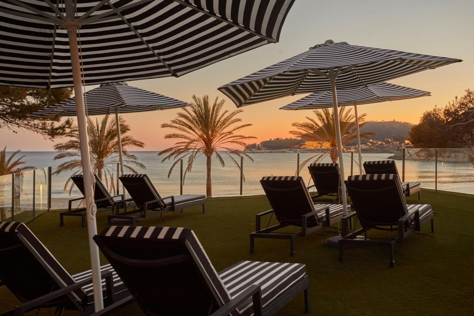 Secrets Mallorca Villamil Resort & Spa - Adults Only Peguera Exterior foto Sunset at the beach