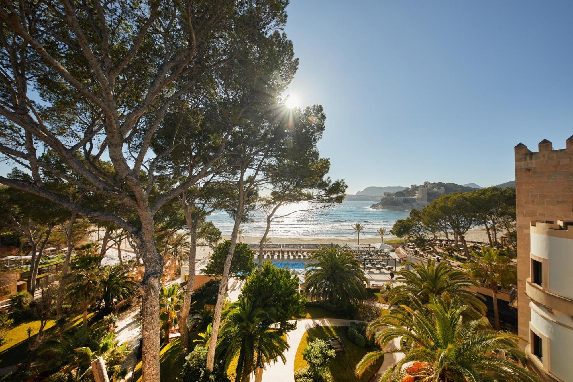 Secrets Mallorca Villamil Resort & Spa - Adults Only Peguera Exterior foto View of the beach from the hotel